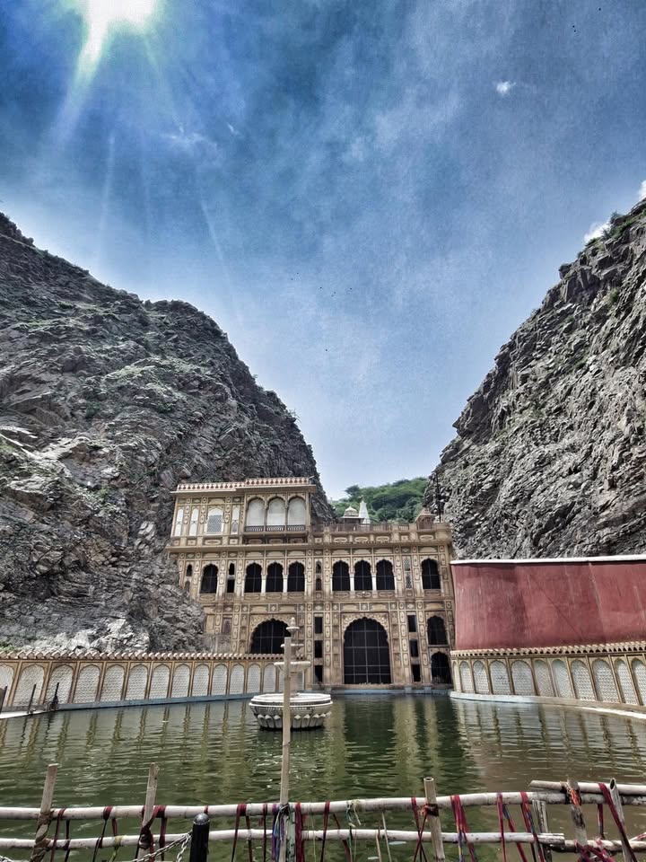 ✦🌼✦ ⊱❀⊰ ꧁ Galta Ji Temple – The Sacred Oasis of Jaipur ꧂ ⊱❀⊰ ✦🌼✦.