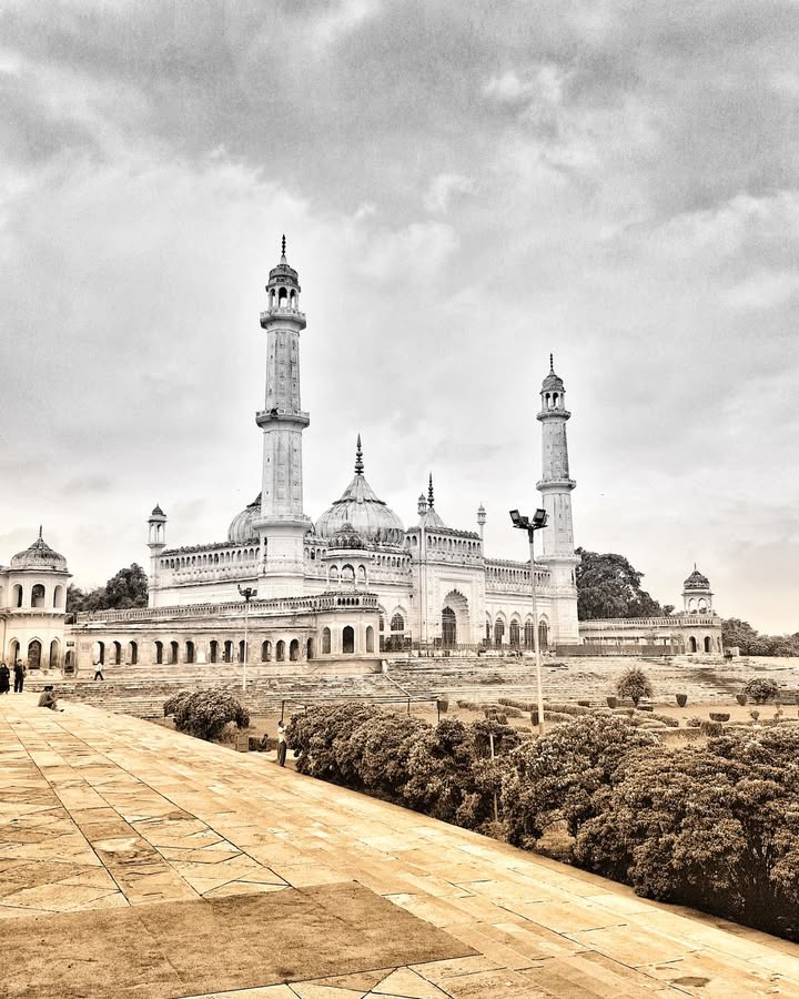 ✦🌺✦ ❃❃ ꧁ The Silent Courtyard of Faith ꧂ ❃❃ ✦🌺✦.