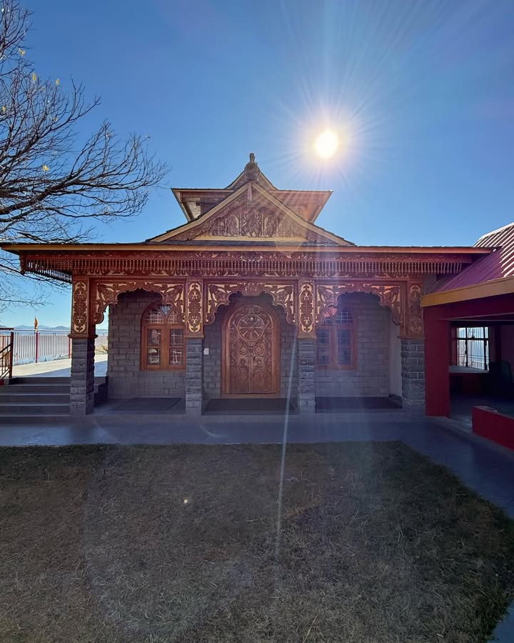 ꧁ The Mahunag Temple, Naldehra (Himachal Pradesh) — Where Faith, Legend & Kingship Intertwine ꧂.