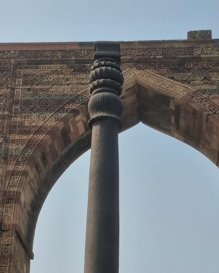 𝓣𝓱𝓮 𝓘𝓻𝓸𝓷 𝓟𝓲𝓵𝓵𝓪𝓻, 𝓠𝓾𝓽𝓾𝓫 𝓒𝓸𝓶𝓹𝓵𝓮𝔁, 𝓜𝓮𝓱𝓻𝓪𝓾𝓵𝓲.