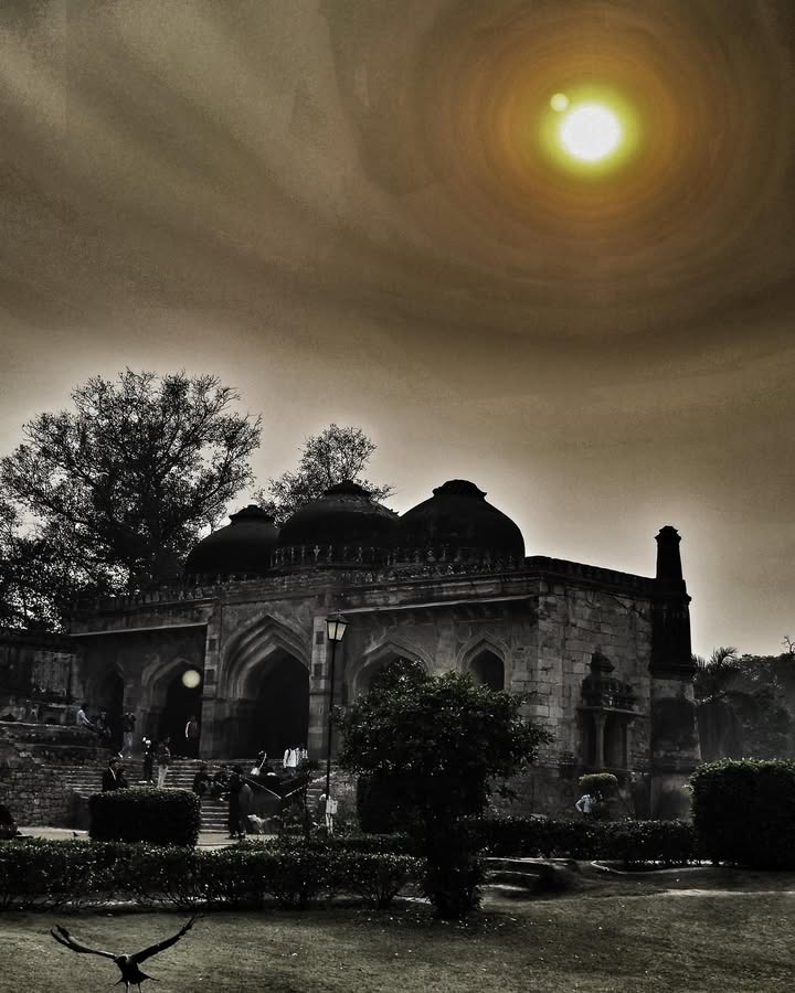 The Bara Gumbad Mosque — A Quiet Beginning of a New Architectural Phase.