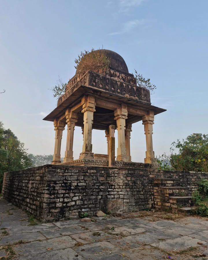 𝓒𝓱𝓱𝓪𝓽𝓻𝓲 𝓸𝓯 𝓜𝓪𝓱𝓪𝓻𝓪𝓳𝓪 𝓐𝓷𝓲𝓻𝓾𝓭𝓱 𝓢𝓲𝓷𝓰𝓱, 𝓒𝓱𝓪𝓷𝓭𝓮𝓻𝓲.