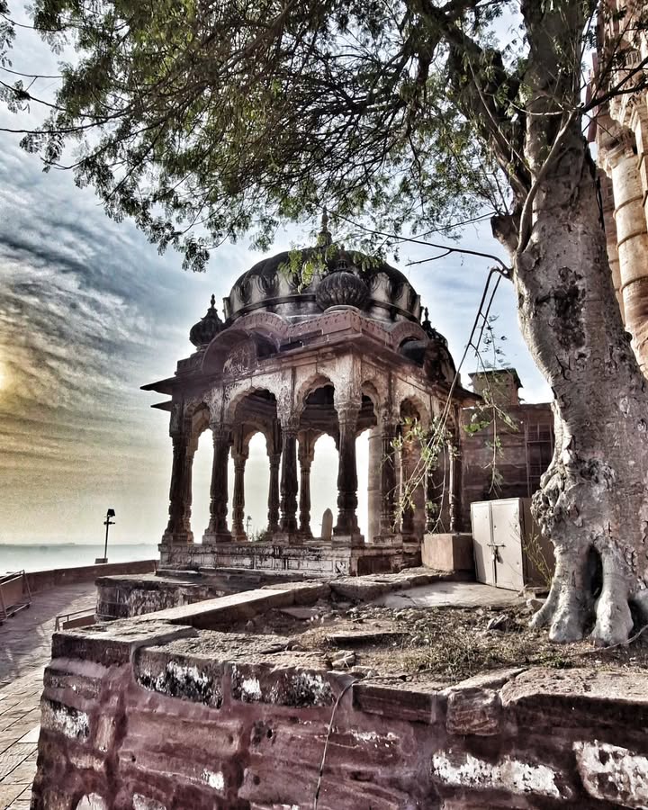 𝓣𝓱𝓮 𝓒𝓱𝓱𝓪𝓽𝓻𝓲 𝓸𝓯 𝓥𝓪𝓵𝓸𝓻, 𝓜𝓮𝓱𝓻𝓪𝓷𝓰𝓪𝓻𝓱 𝓕𝓸𝓻𝓽, 𝓙𝓸𝓭𝓱𝓹𝓾𝓻.