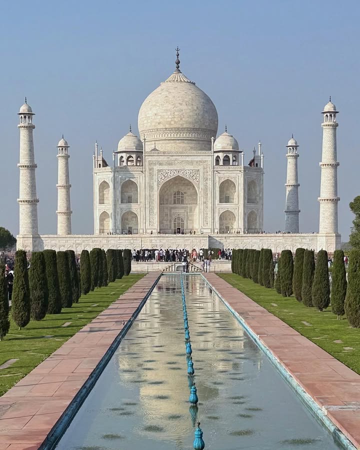 𝓣𝓪𝓳 𝓜𝓪𝓱𝓪𝓵, 𝓐𝓰𝓻𝓪 — 𝓦𝓱𝓮𝓻𝓮 𝓢𝓲𝓵𝓮𝓷𝓬𝓮 𝓢𝓹𝓮𝓪𝓴𝓼 𝓸𝓯 𝓛𝓸𝓿𝓮.