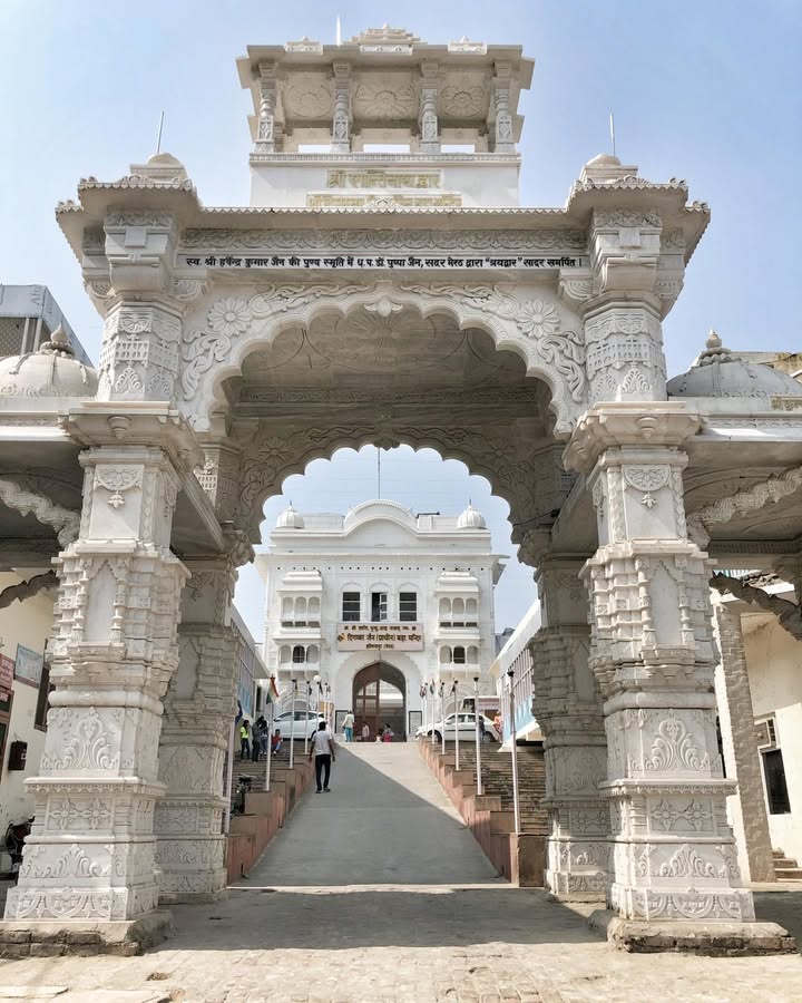 𝓓𝓲𝓰𝓪𝓶𝓫𝓪𝓻 𝓙𝓪𝓲𝓷 𝓟𝓻𝓪𝓬𝓱𝓲𝓷 𝓑𝓪𝓭𝓪 𝓜𝓪𝓷𝓭𝓲𝓻, 𝓗𝓪𝓼𝓽𝓲𝓷𝓪𝓹𝓾𝓻 (𝓜𝓮𝓮𝓻𝓾𝓽).