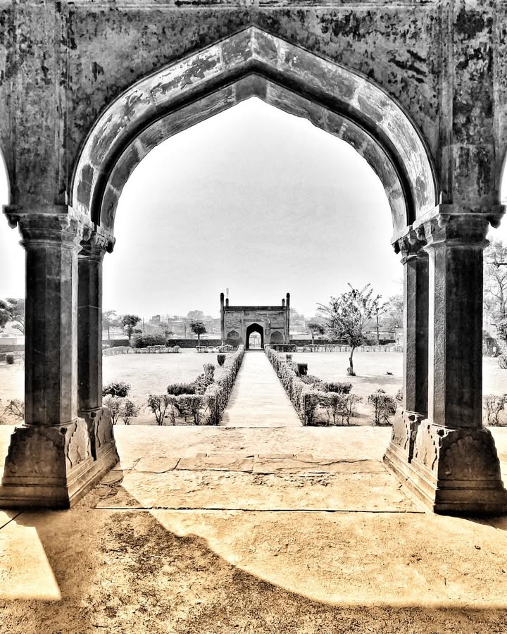 The Tomb of Shah Nawaz Khan, Burhanpur – The Forgotten “Black Taj” of the Deccan.