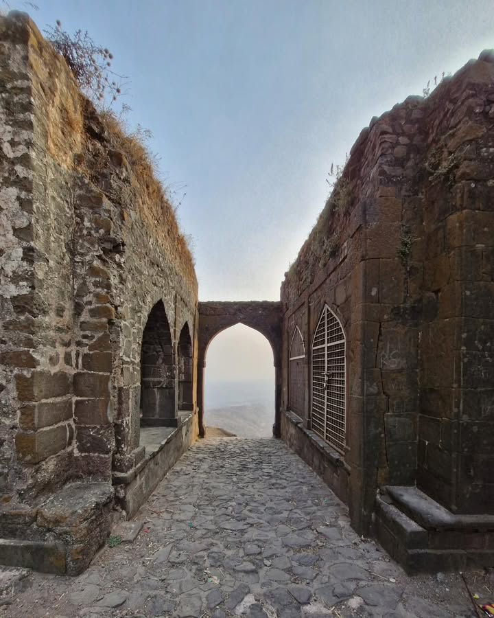 Asirgarh Fort, Madhya Pradesh – The Key to the Deccan .