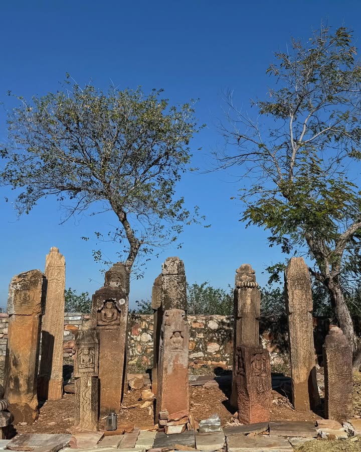 JUNI NASIYA, JHALARPATAN, JHALAWAR – THE SILENT PILLARS OF A LOST JAIN LEGACY .