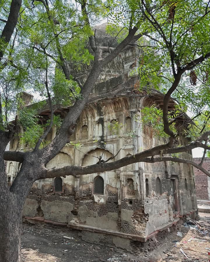 Tomb of Nawab Khair Andesh Khan Kamboh, Meerut – A Forgotten Legacy of Mughal Nobility .