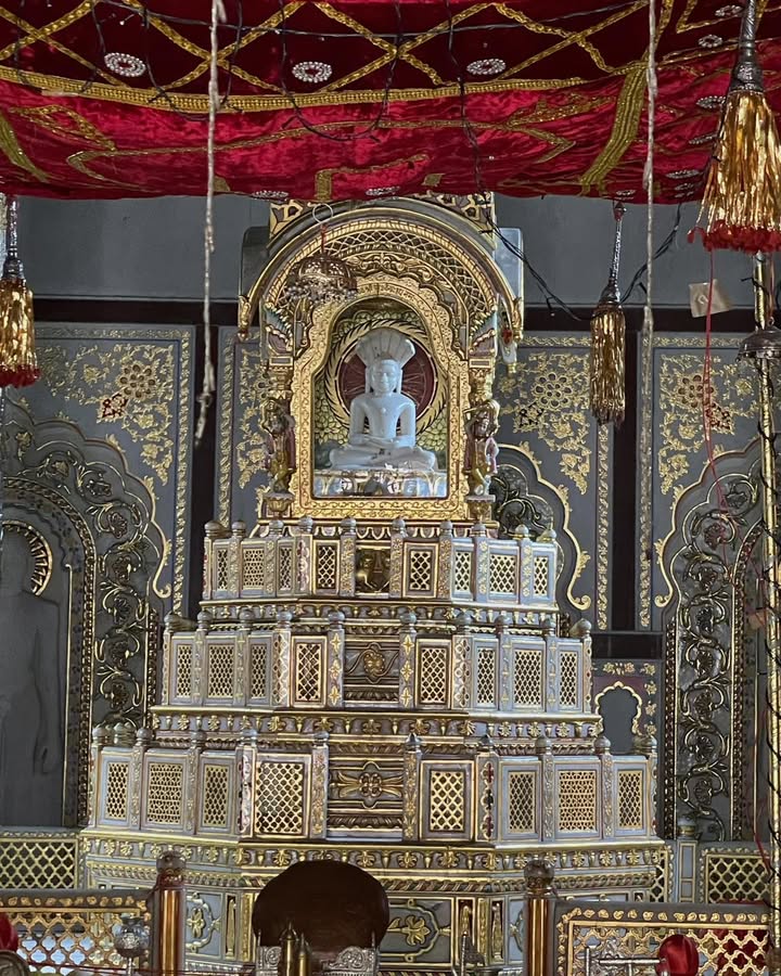 SHRI PARSHVANATH ATISHAYA KSHETRA PRACHIN DIGAMBAR JAIN MANDIR, BADAGAON, KHEKRA, BAGHPAT.