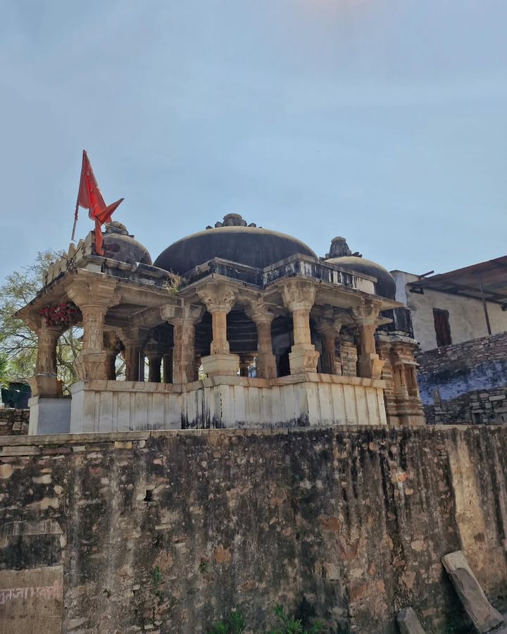Tulja Bhawani Temple, Chittorgarh – A Sacred Sentinel of the Fort’s Western Gate .