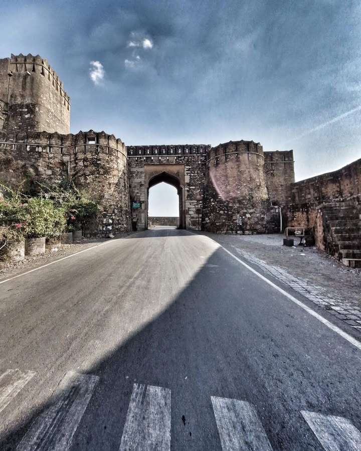 Chittorgarh Fort, Rajasthan – The Eternal Citadel of Sacrifice and Sovereignty.