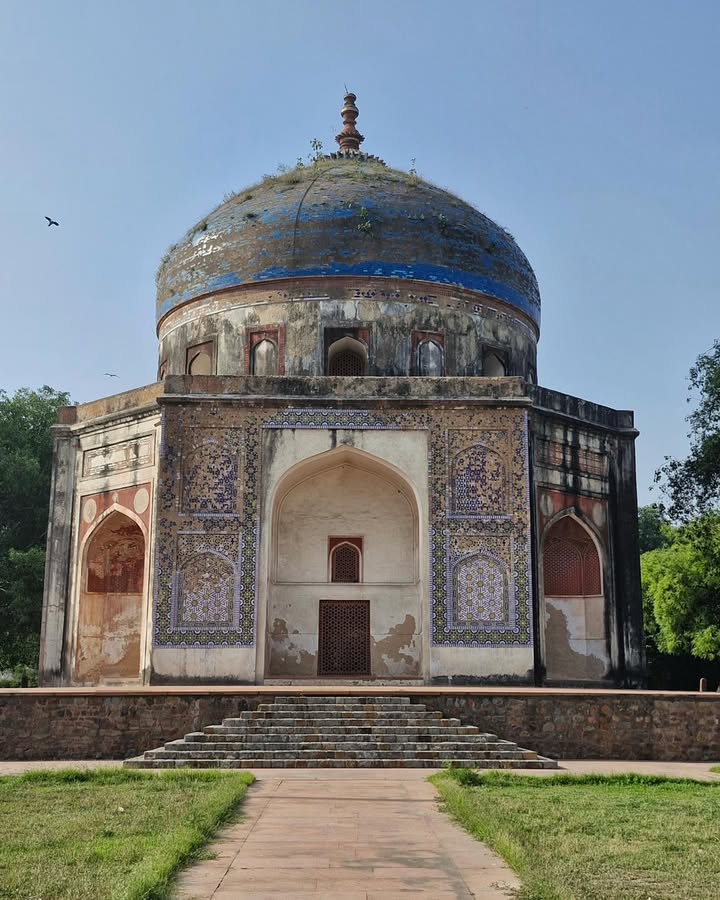 Nila Gumbad, Delhi – The Forgotten Blue Guardian of Humayun’s Tomb .