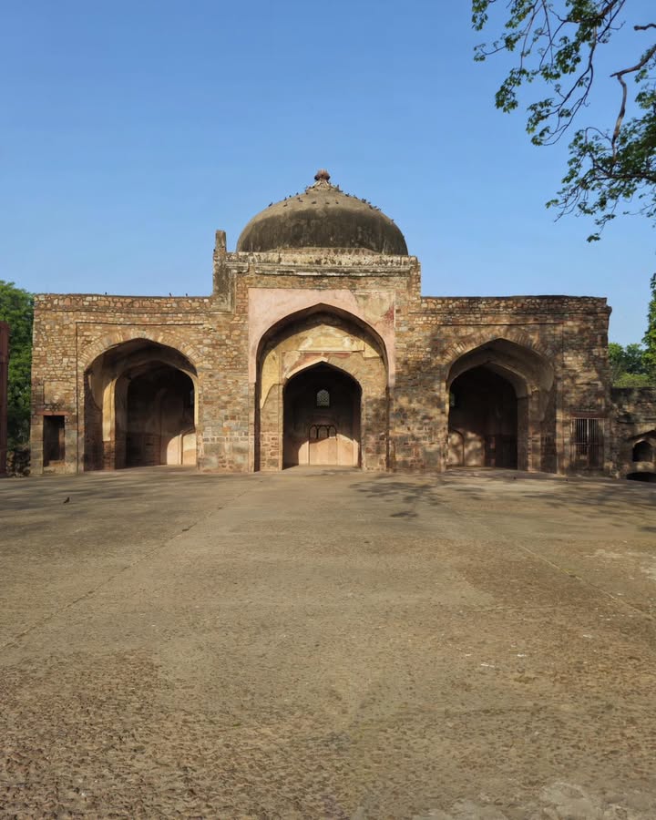 Afsarwala Tomb, Delhi — The Forgotten Mughal Resting Place Hidden Beside Humayun’s Tomb.