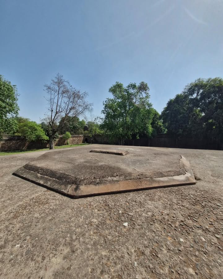 Bu Halima’s Tomb, Delhi.