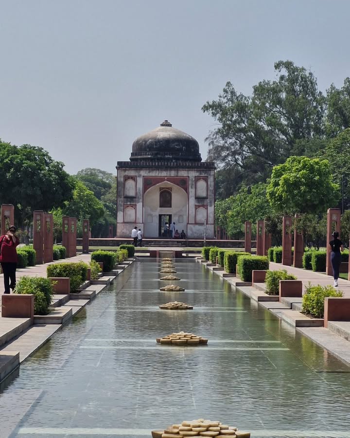 SUNDER BURJ, DELHI – THE BEAUTIFUL TOMB WHOSE OCCUPANT HISTORY FORGOT .