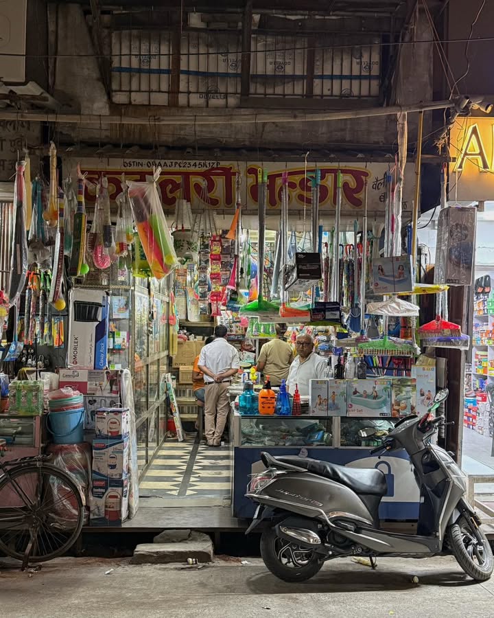 CUTLERY TOY SHOP, OLDEST TOY SHOP OF MEERUT – WHERE THREE GENERATIONS FOUND THEIR CHILDHOOD.
