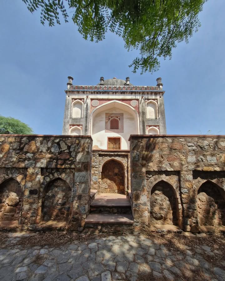 The Forgotten Mughal Tomb, Delhi – A Monument Without a Name.