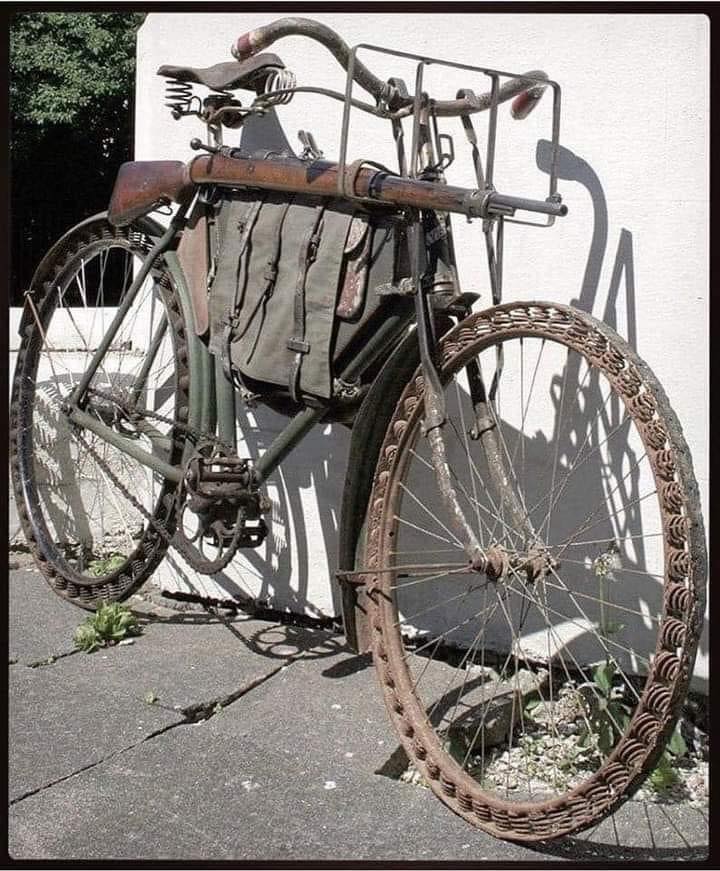 1905 Army WW1 bicycle with spring wheels