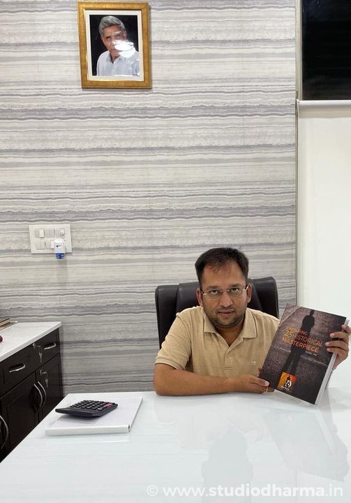 Mr Utkarsh Jain Ji, Director AJANTA GROUP OF COMPANIES, MEERUT with his coffee table book of “StudioDharma”

To purchase coffee table book please click the link below

https://rzp.