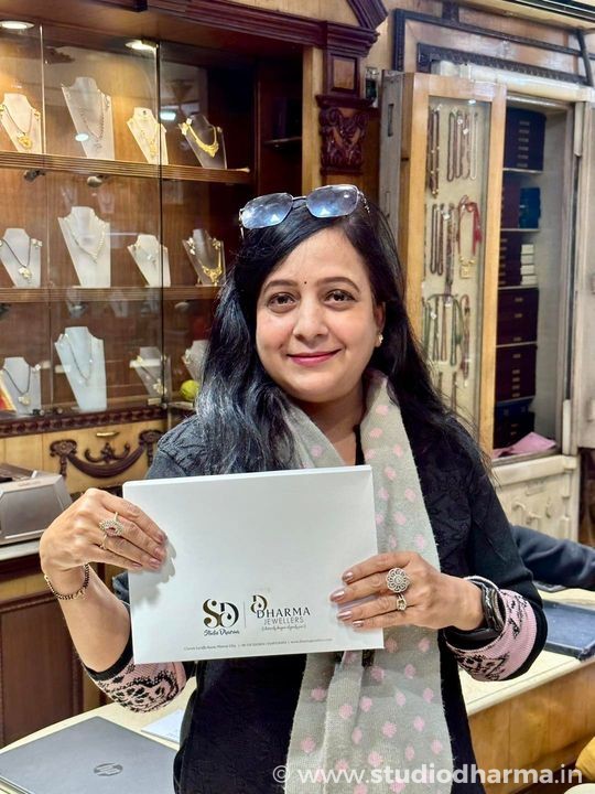 Supporters of StudioDharma are cheerful while getting their table Calander by StudioDharma.