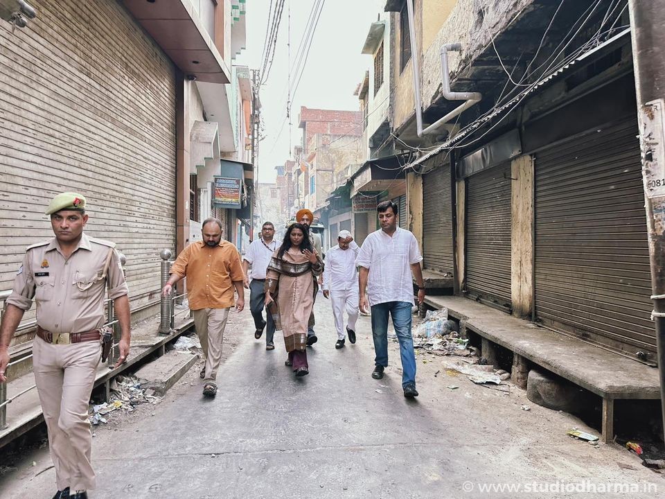 “जब शहर का हाकिम शहर में पैदल और रिक्शा में घूमता है, तो समझ लेना चाहिए कि कुछ अच्छा होने वाला है”

Embracing Meerut's Glorious Heritage.