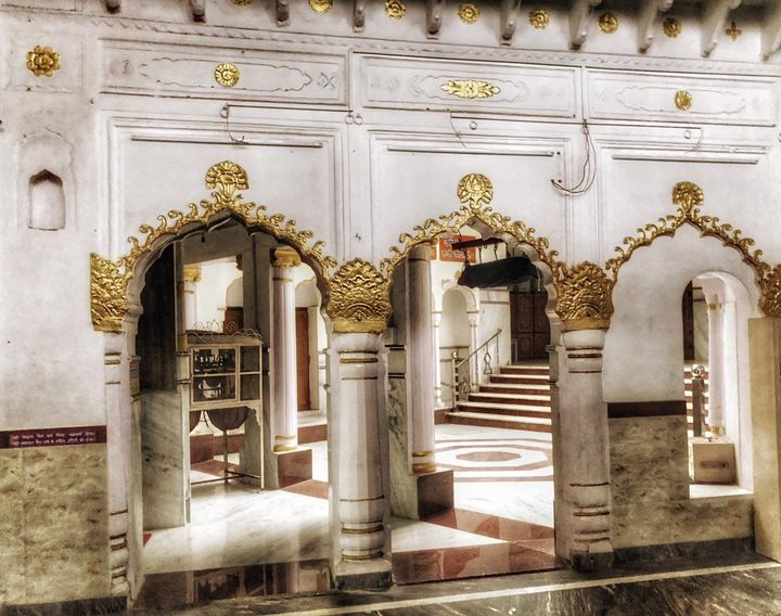 Shri Shantinath Digamber Jain Temple  Mohalla Teergaran, Meerut.