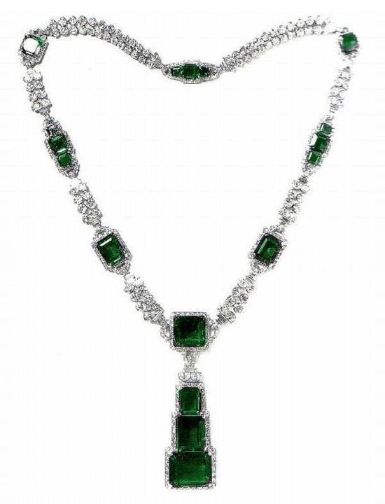 The regal emerald necklace of the Maharaja of Nawanagar.