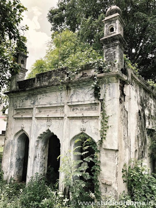 IN MEERUT Mughal Emperor Bahadur Shah Zafar was kept at this place while exile to Burma.