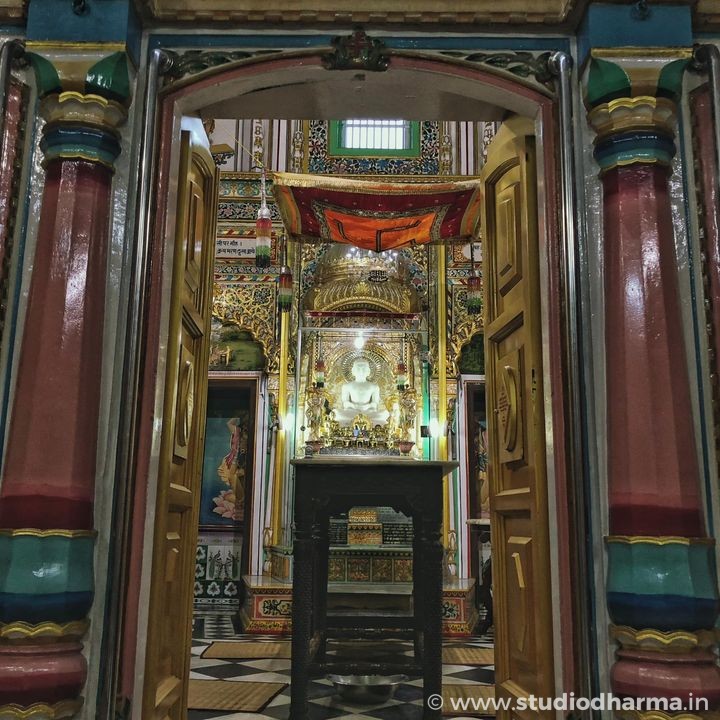 Shri 1008 Shantinath Digambar Jain Temple, Topkhana, Meerut.